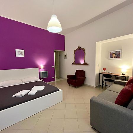 Pop Santa Chiara Bed & Breakfast เนเปิลส์ ภายนอก รูปภาพ