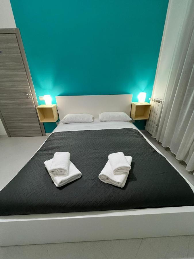 Pop Santa Chiara Bed & Breakfast เนเปิลส์ ภายนอก รูปภาพ