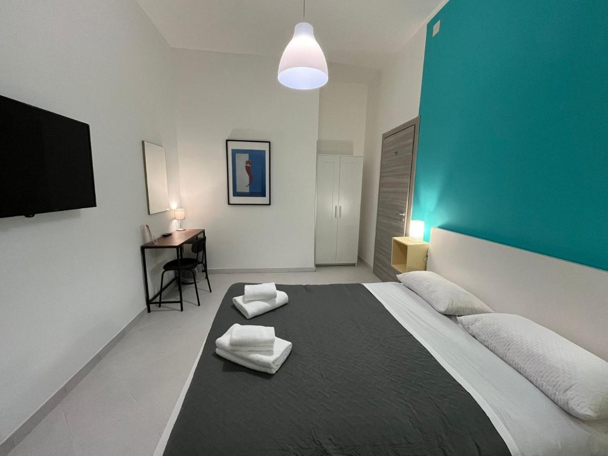 Pop Santa Chiara Bed & Breakfast เนเปิลส์ ภายนอก รูปภาพ
