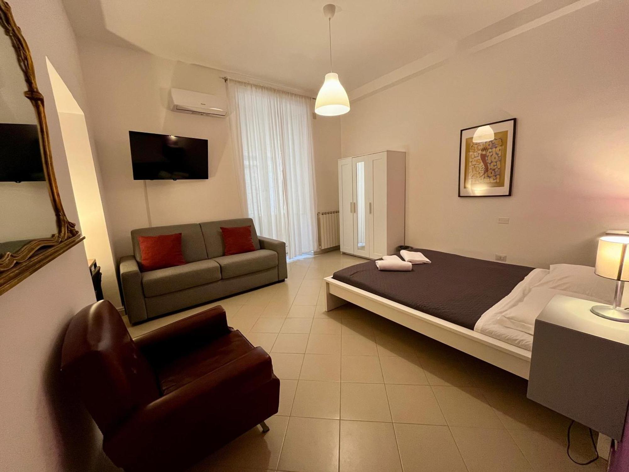 Pop Santa Chiara Bed & Breakfast เนเปิลส์ ภายนอก รูปภาพ
