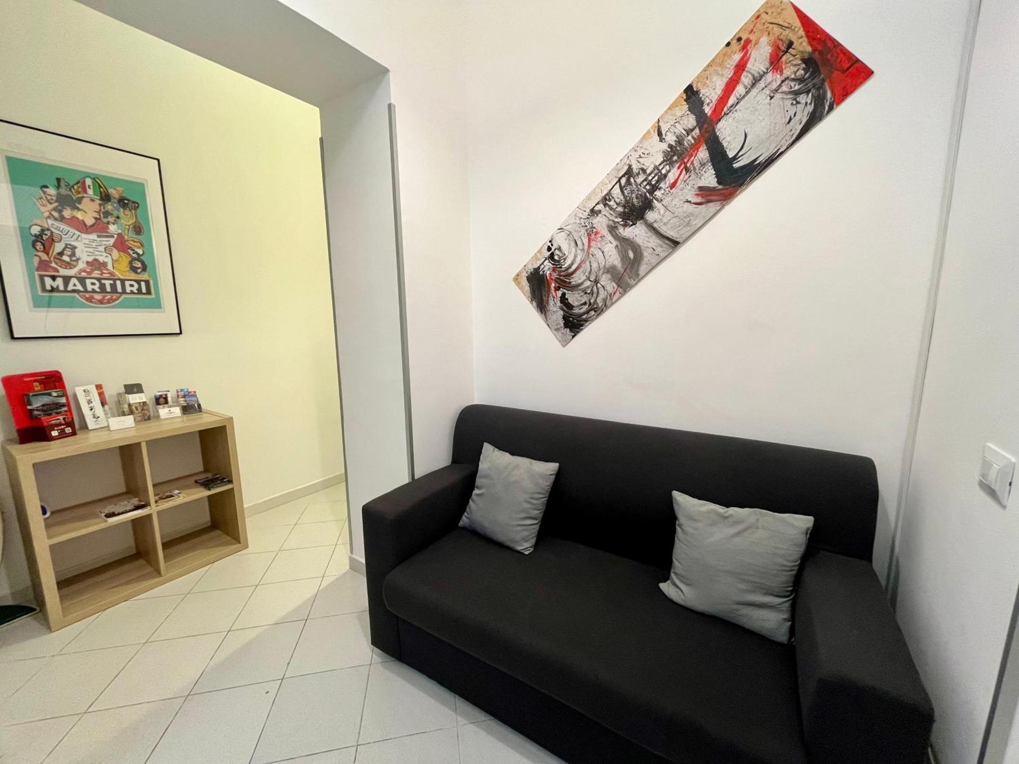 Pop Santa Chiara Bed & Breakfast เนเปิลส์ ภายนอก รูปภาพ
