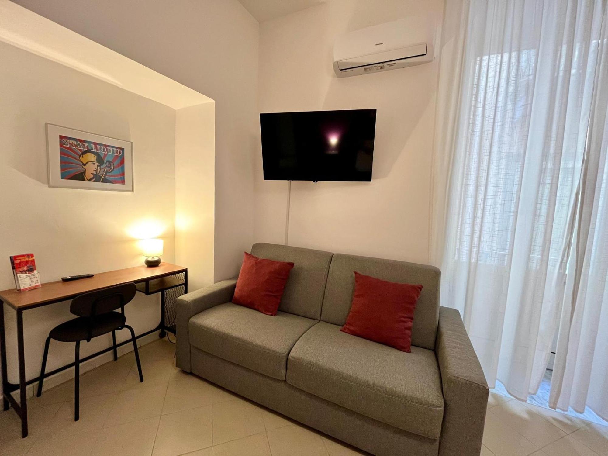 Pop Santa Chiara Bed & Breakfast เนเปิลส์ ภายนอก รูปภาพ